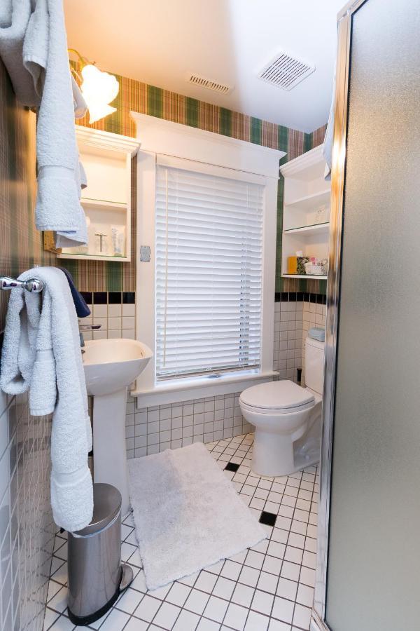 Calgary Westways Guest House Kültér fotó